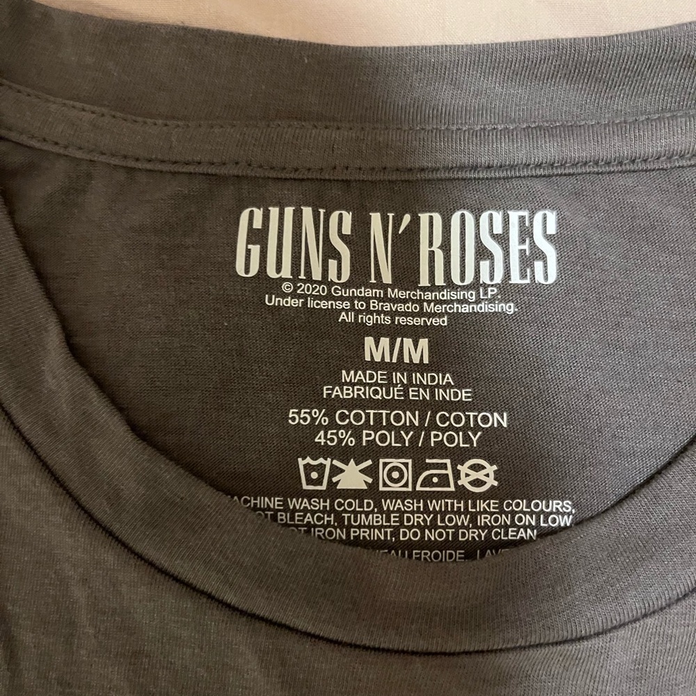 NWOT GUNS N ROSES Men's Gray Graphic T-Shirt size M - Picture 2 of 2